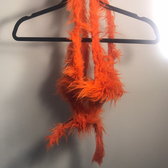 Orange fuzzy crop top - Picture 2 of 2